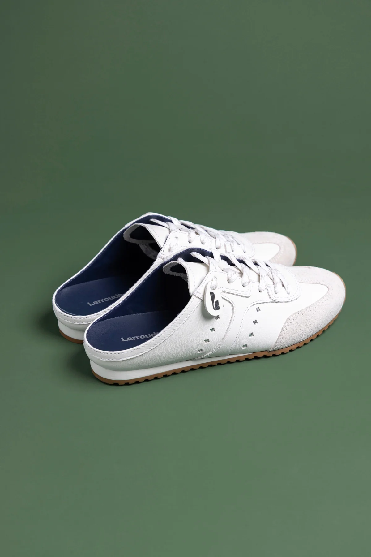 Mule Stella Couro Branco e Camurça Cinza - Image 7